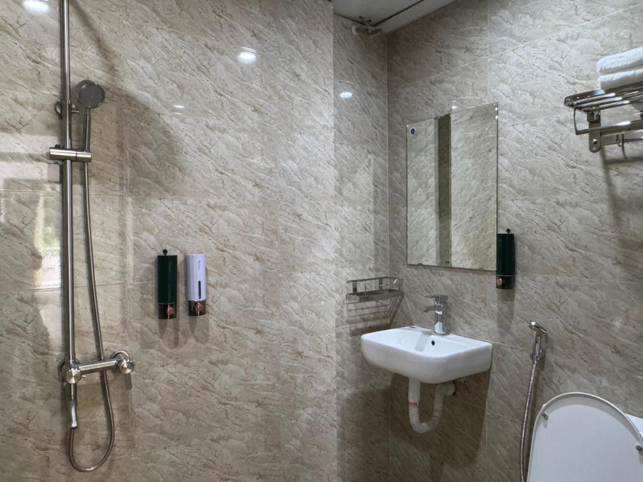Mint Homestay Hue Buitenkant foto