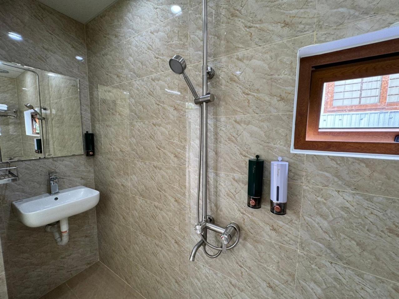 Mint Homestay Hue Buitenkant foto